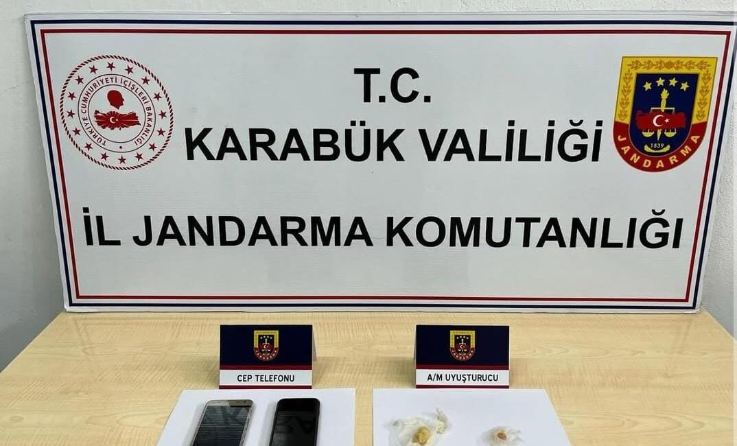 Karabük’ün Safranbolu ilçesinde düzenlenen uyuşturucu operasyonunda 2 kişi gözaltına alındı.