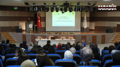 Karabük Üniversitesinde düzenlenen sempozyumda, afet ve salgın dönemlerinde ebelerin toplum