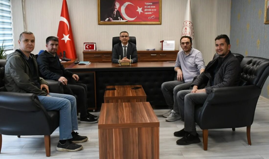Bilişim Teknolojileri öğretmenleri; Zeki Erdem, Mehmet Yılmaz, Ahmet Akyol ve